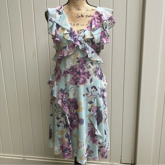 Lauren Dresses & Skirts - Lauren Ralph Lauren Georgette dress midi green/lavender 4 wedding guest